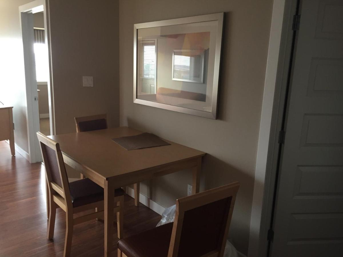Clearwater Residence Hotel Timberlea ฟอร์ตมิคมาร์รีย์ ภายนอก รูปภาพ